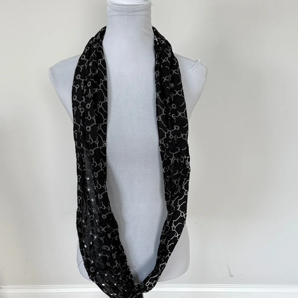 Chic Black and White‎ Patterned Scarf